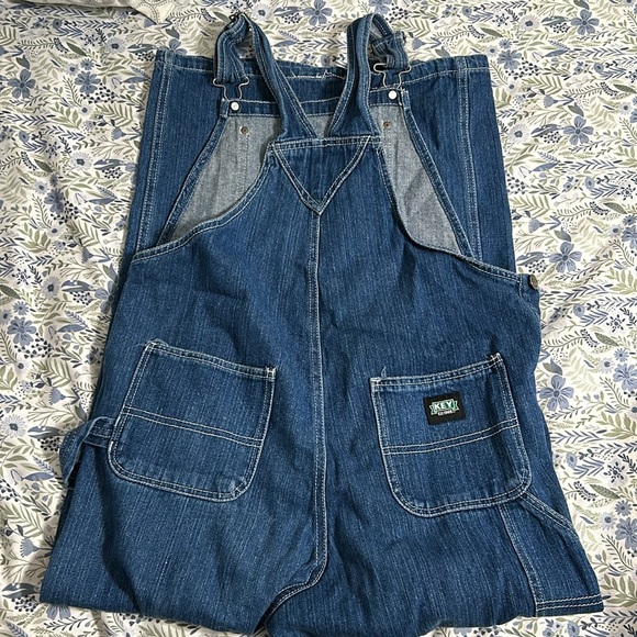 Key | overalls - Picture 2 of 2